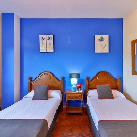 Hostal Alfonso XI Guadalupe  Buitenkant foto