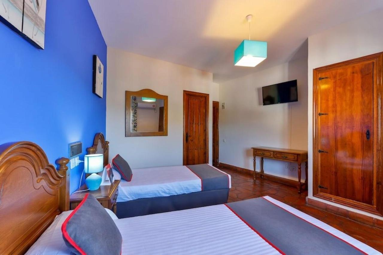 Hostal Alfonso XI Guadalupe  Buitenkant foto