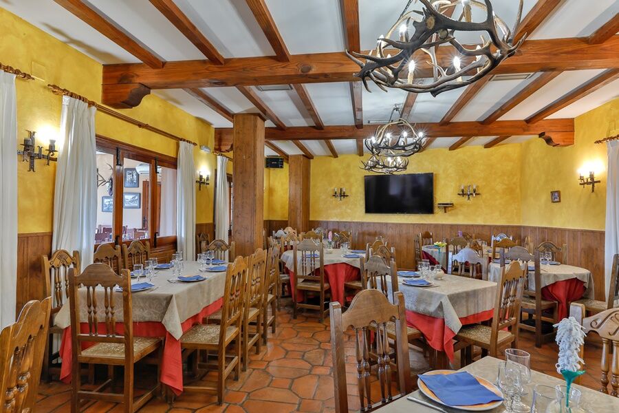 Hostal Alfonso XI Guadalupe  Buitenkant foto